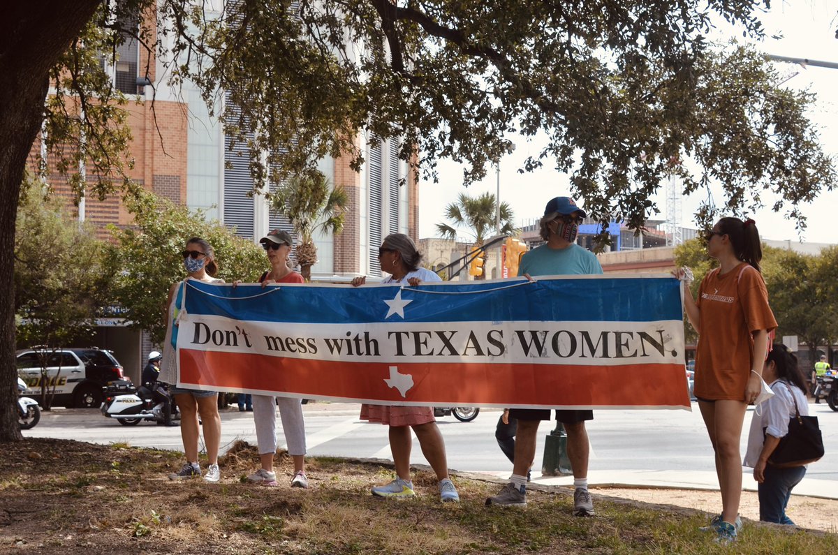 briannajiselle's tweet photo. Yesterday in San Antonio, Texas at the nationwide Women’s March 2021 protesting to protect abortion rights!  #HerBodyHerChoice  🧡 https://t.co/vaoCGei0Ix