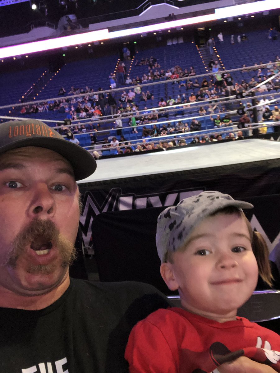 mekamp45's tweet photo. #wwelexington pretty amazing day for this little guy! https://t.co/WjW9Ni9mo4