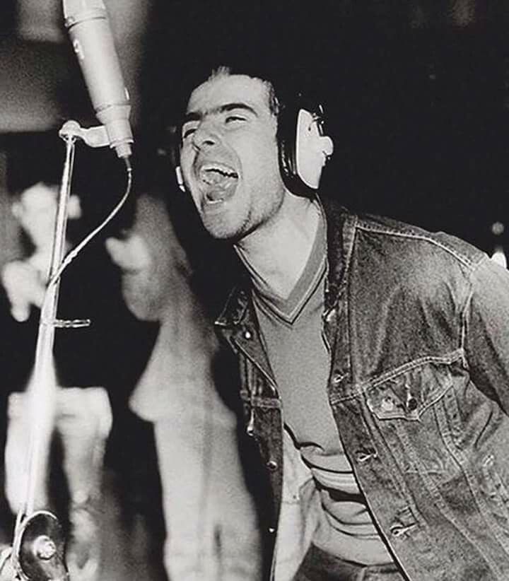 liam and noel every six hours (@gallaghershours) on Twitter photo 