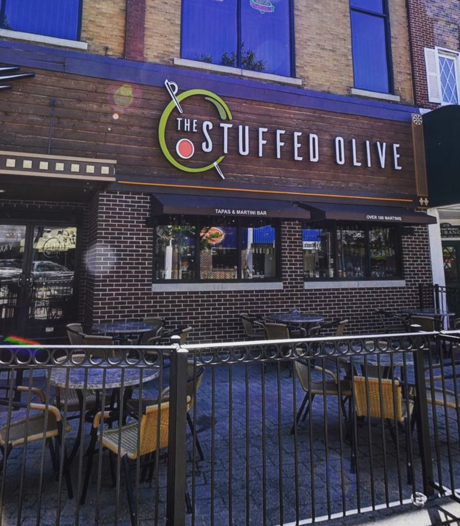 Come check out Stuffed Olive this week, we’ve got awesome deals daily and even better drinks! Patio season is almost over, take advantage before winter gets here!