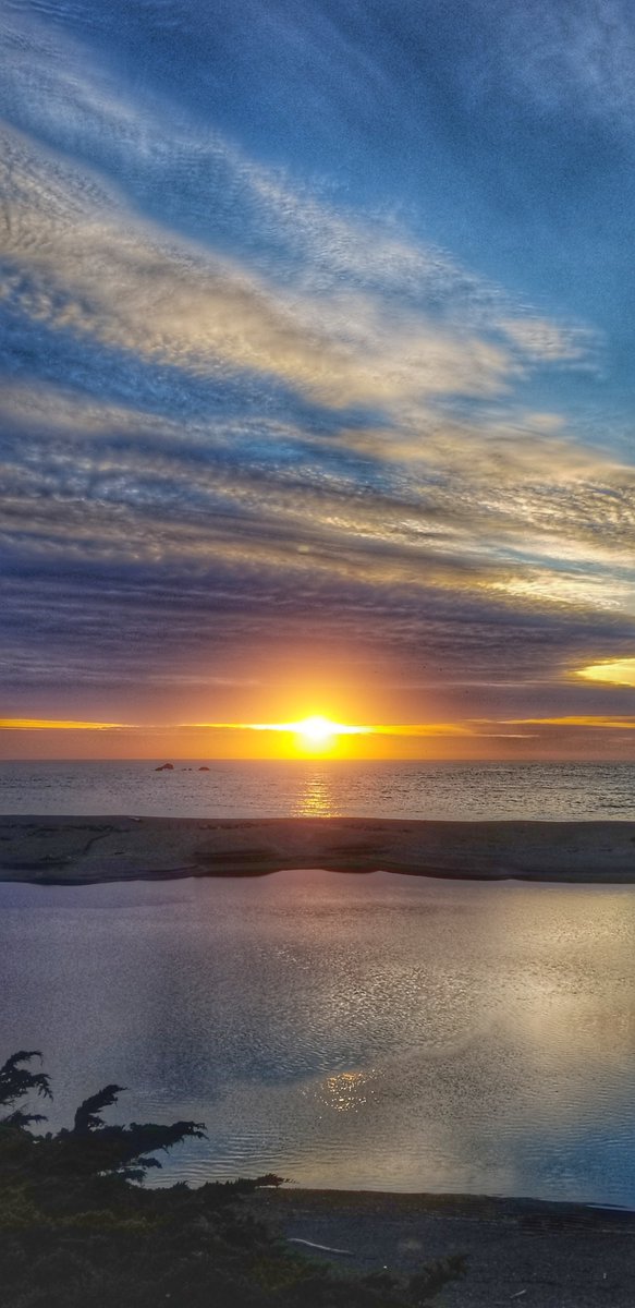 RiversEndJenner's tweet photo. The Sonoma Coast views we never get tired of... 😍✨ #RiversEndJenner #SonomaCoast https://t.co/RFkWdT6Z2O