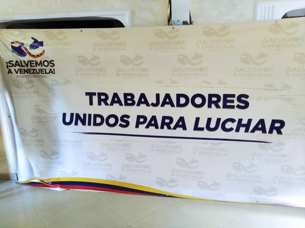 CColina_52's tweet photo. #trabajadoresunidosparaluchar
La mesa de negociación en México no es un capricho de Maduro ni un intercambio por forajido. Fue instalada por un pueblo que se niega a vivir sumergido en la misera por un comunismo internacional enquistado desde Miraflores.
#resistencialaboral. https://t.co/spxcX0OqFc