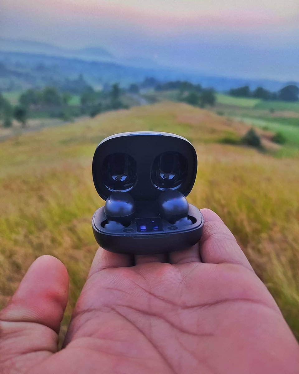 pTronIndia's tweet photo. Rock solid build in natural acoustic sound with pTron Bassbuds ๐ถ Good Vibes under the influence of Good Music! โค๏ธ
Feeling Blissful ๐
๐ธ @shim_picto89
#pTron #pTronIndia #GoodVibes #pTronSound #pTronHeadphones #ZeroNoise #pTronEveryday #Bassbuds #BasskaBaap #GoBigwithBass https://t.co/TQ3HGA9A9d