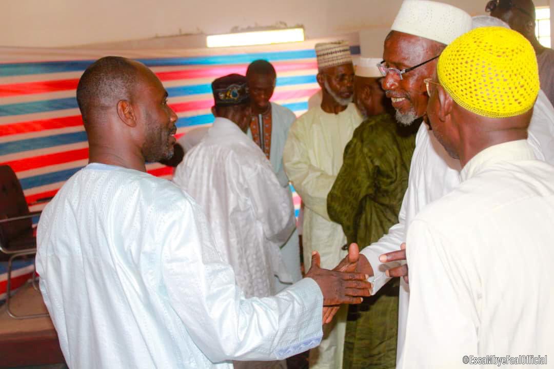 turnaround_2021's tweet photo. Essa Mbye Faal and team on Friday, were on a house to house Campaign at Kanifing South. He also perform his Friday prayers at the Kanifing Central Mosque
‘TurnAround’
#Sobeyaa #Gambia #HopeForABetterGambia #VoteEssa2021 https://t.co/BZ20RfPHuV