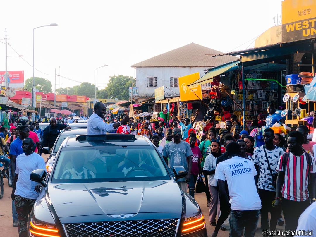turnaround_2021's tweet photo. Highlights of Essa Mbye Faal’s Meeting on Ebo Town!

Young people filled up the crowd and welcomed their chosen candidate in numbers. The turnaround for development agenda is owned by every Gambian who wants change. Your best candidate will give you the change you deserve. https://t.co/ouop0DvpDs