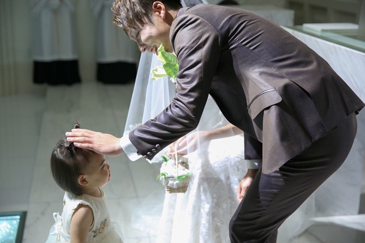 liare_n's tweet photo. お子様と3人で迎えた結婚式👧🏻🤍
一生懸命指輪を運んでくれました！

#アネーリ長岡 #アネ嫁 #新潟結婚式場 #長岡式場 #卒花　#2021夏婚 #2021秋婚 #2021冬婚 https://t.co/XbTMeChtXJ