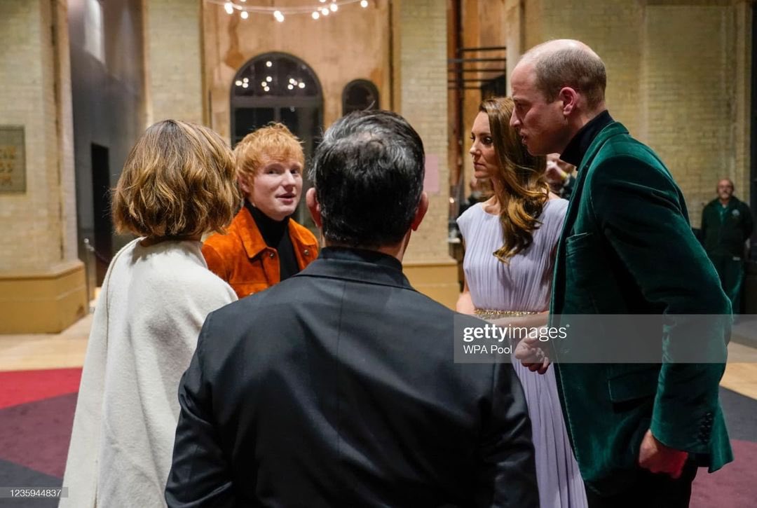 アースショット賞 授賞式の舞台裏でエマはウィリアム王子、キャサリン妃、エド・シーランらと会話をしたようです。
@EmmaWatson @KensingtonRoyal @EarthshotPrize @edsheeran