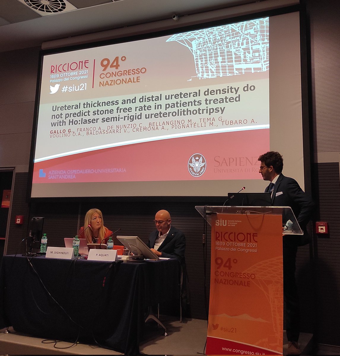 #SIU21 Day3: Dr <a href="/GiacomoGallo17/">Giacomo Gallo</a> presenting: URETERAL THICKNESS AND DISTAL URETERAL DENSITY DO NOT PREDICT 
STONE FREE RATE IN PATIENTS TREATED WITH HO:LASER SEMI-RIGID URETEROLITHOTRIPSY Moderated by Dr <a href="/MariaChiaraMCS/">Maria Chiara Sighinolfi</a> and Dr Pietro Acquati <a href="/SIU_Italia/">Società Italiana di Urologia</a> #stones