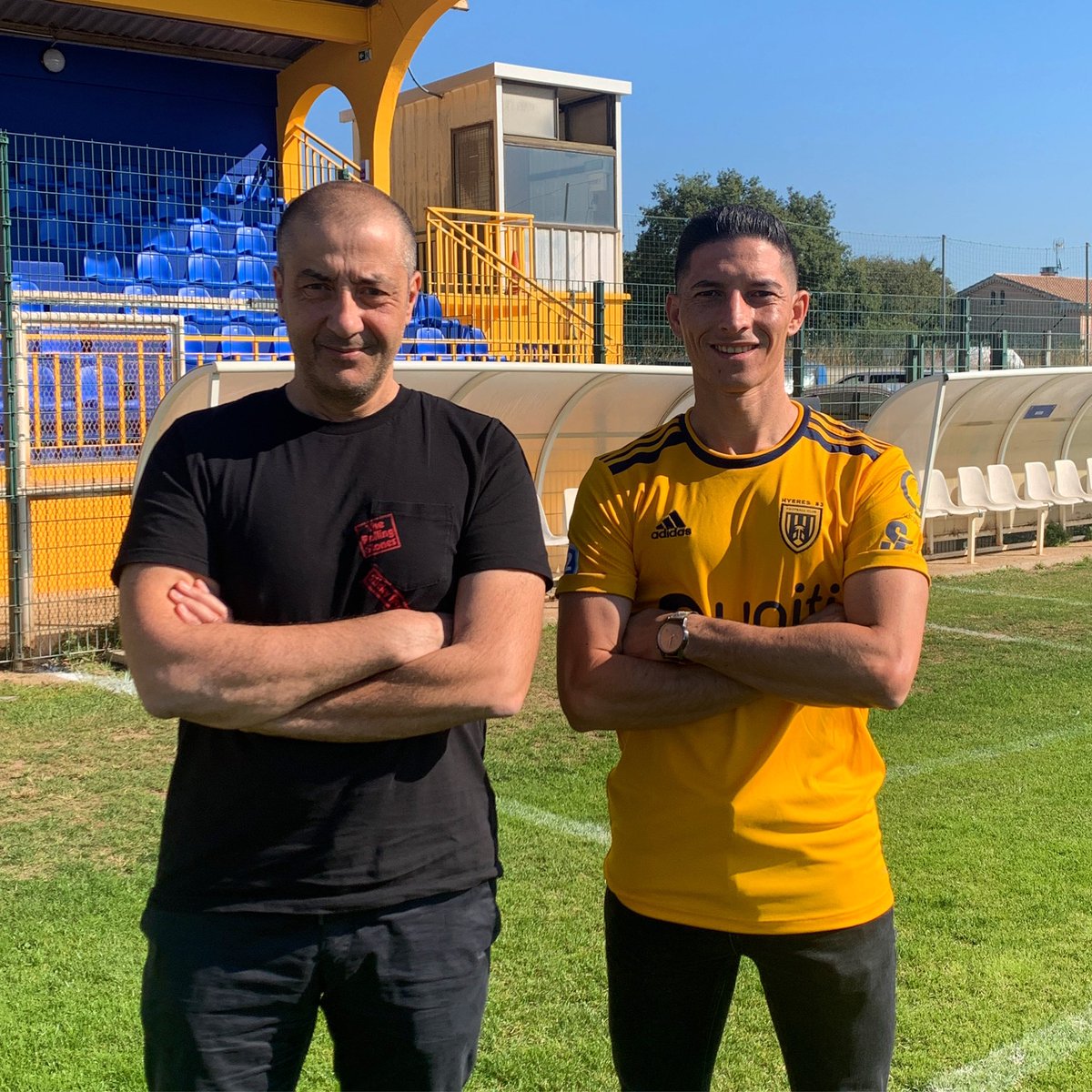 💥 Recrutement ! 💥

Le club est heureux d’annoncer l’arrivée du défenseur Abdelkader KRAICHI ! 

En provenance de Bourg en Bresse, et passé par l’Olympique de Marseille, Boulogne, Pau…, il vient renforcer le milieu Hyérois pour la saison 2021/2022 🚀

#hyeres83 #football