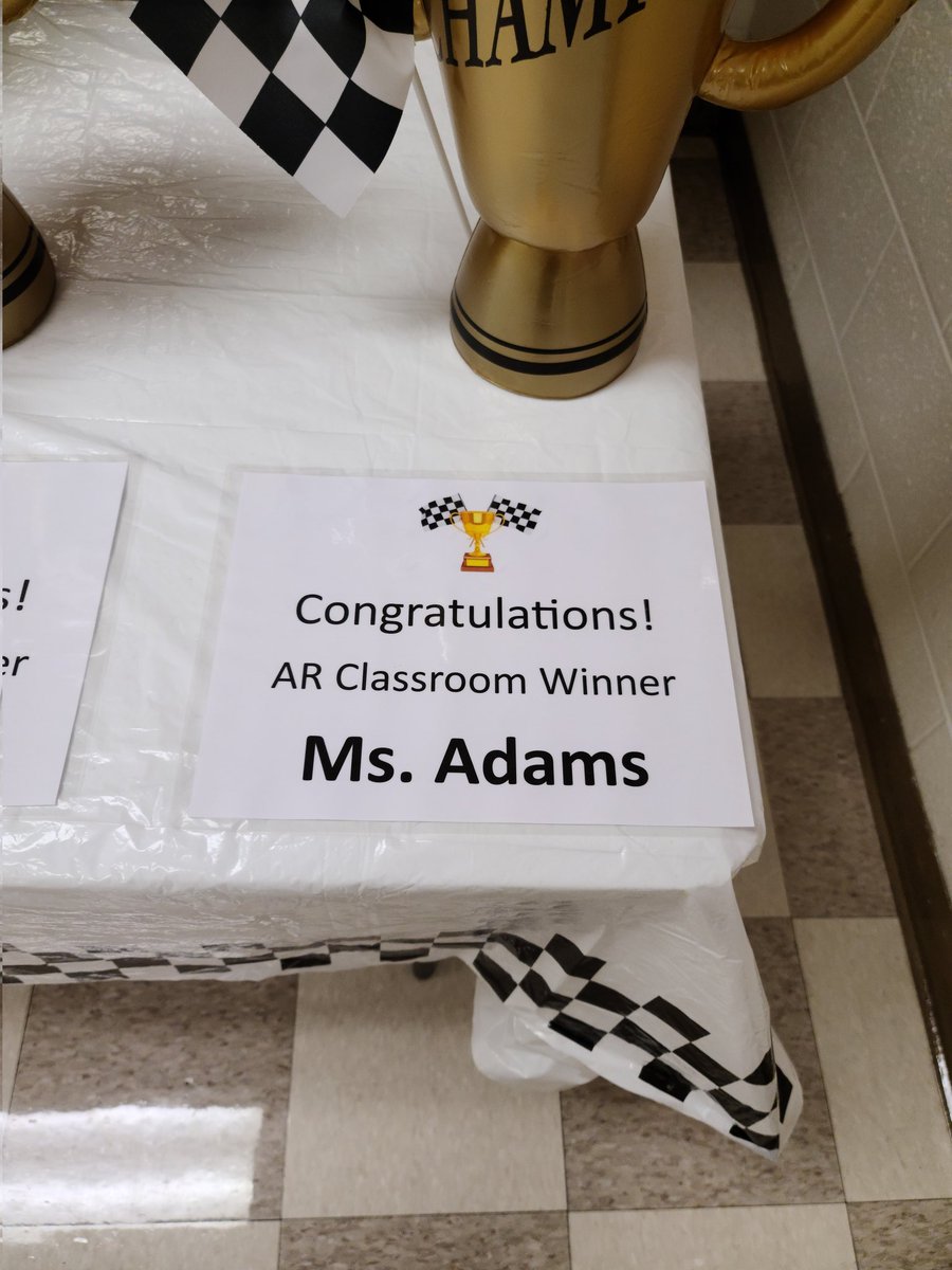 ThalisePerry1's tweet photo. @MilesTigersAPS We love AR at Miles Elementary! Thanks Ms. Broadwater for taking AR recognition to the next level!!  @apsupdate @DrLisaHerring  @drkalag https://t.co/SOu3CNlDAK
