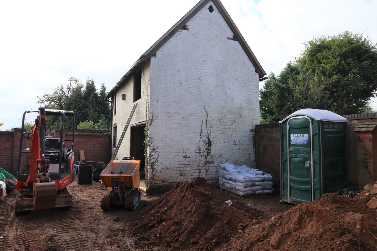 MarkJamesCBS's tweet photo. The site has been cleared and progress made on the internal works at the coach house conversion in Hallow, Worcester #Conversion #contractor #coachhouse #ruralliving #loveconstruction https://t.co/wKAFhNlELp
