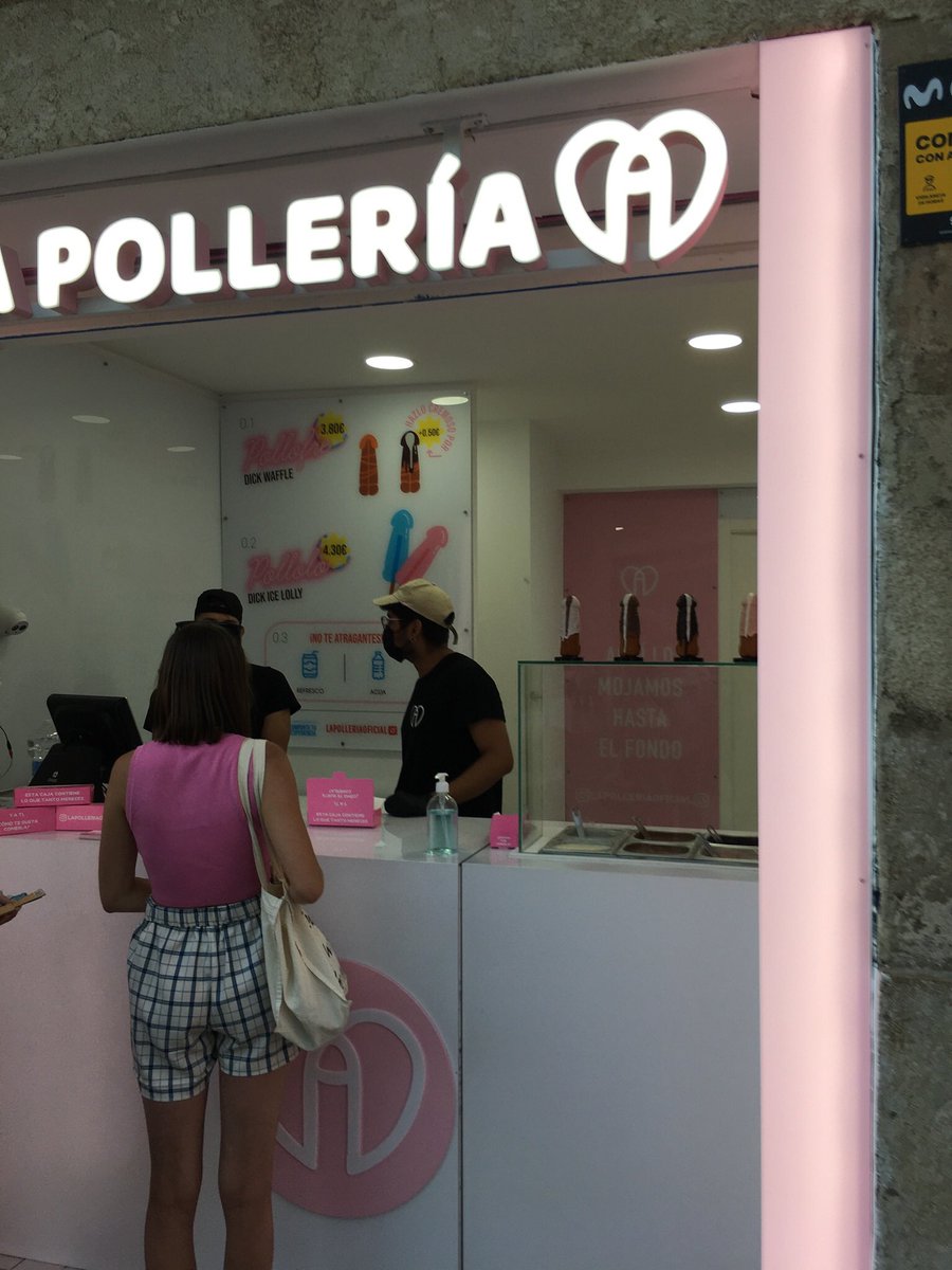 TimoCrimesite's tweet photo. IJsboer in Valencia (NSFW). Ik telde ff snel een rij van 4, 5 dames. https://t.co/kXdr3428tV