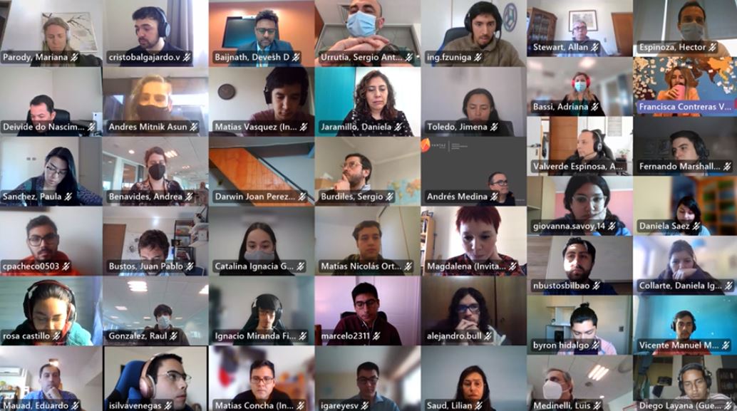 CG_Ventures's tweet photo. ¡Todo listo! Los 50 jóvenes talentos seleccionados de la 3era #Hackamine de BHP, se encuentran listos y dispuestos para iniciar la 1era jornada de trabajo. Mucho éxito para todos! 👏🙌👐 https://t.co/L7DiPnO2Ky