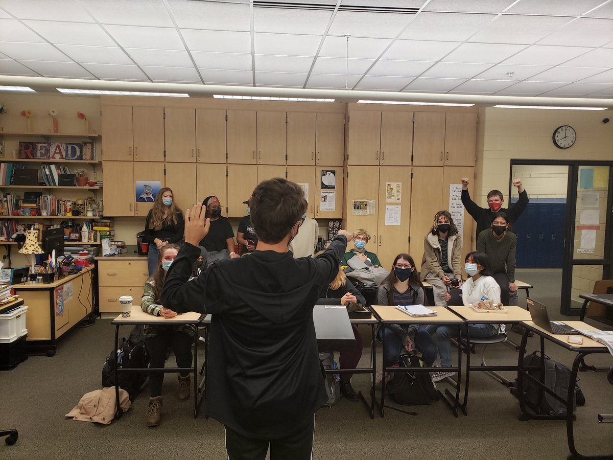 WOStoelMyHeart's tweet photo. Readers are the audience to the show of the mind #MetaphorMonday #GoWO https://t.co/4cLyS2w5Wy