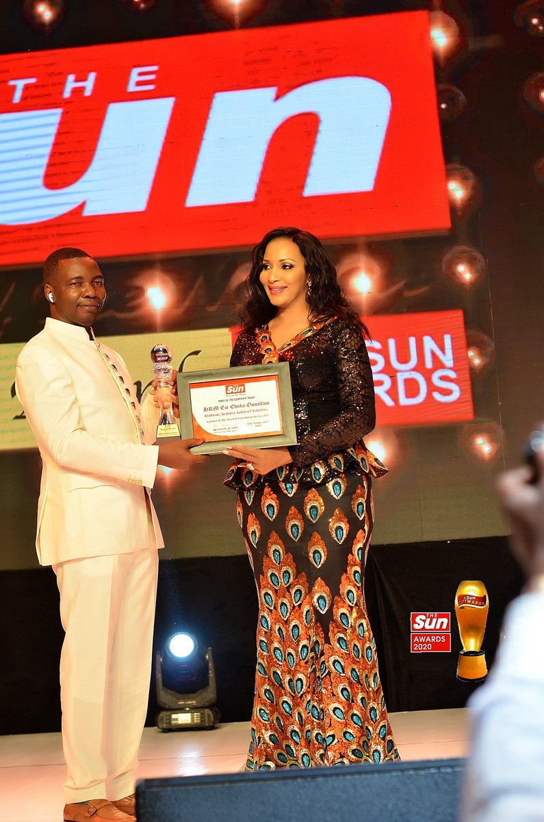 ebukaonunkwoHRM's tweet photo. It’s a thing of joy having been honored as the winner of the Sun Industrialist of the year. I give God the glory as I dedicate this award to my lovely wife and members of my staff who always believe in me. https://t.co/VFR299xvMn