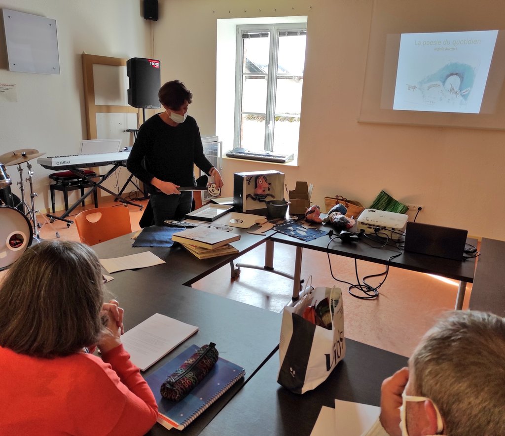 #dsden55 <a href="/DSDEN55/">DSDEN55</a> daac_nancy_metz Art et CTEAC, partenariat en oeuvre : formation continue pour les enseignants des écoles d'Euville et Sorcy St Martin dans les locaux de la communauté de communes Commercy Void Vaucouleurs, avec l'artiste Virginie Micucci