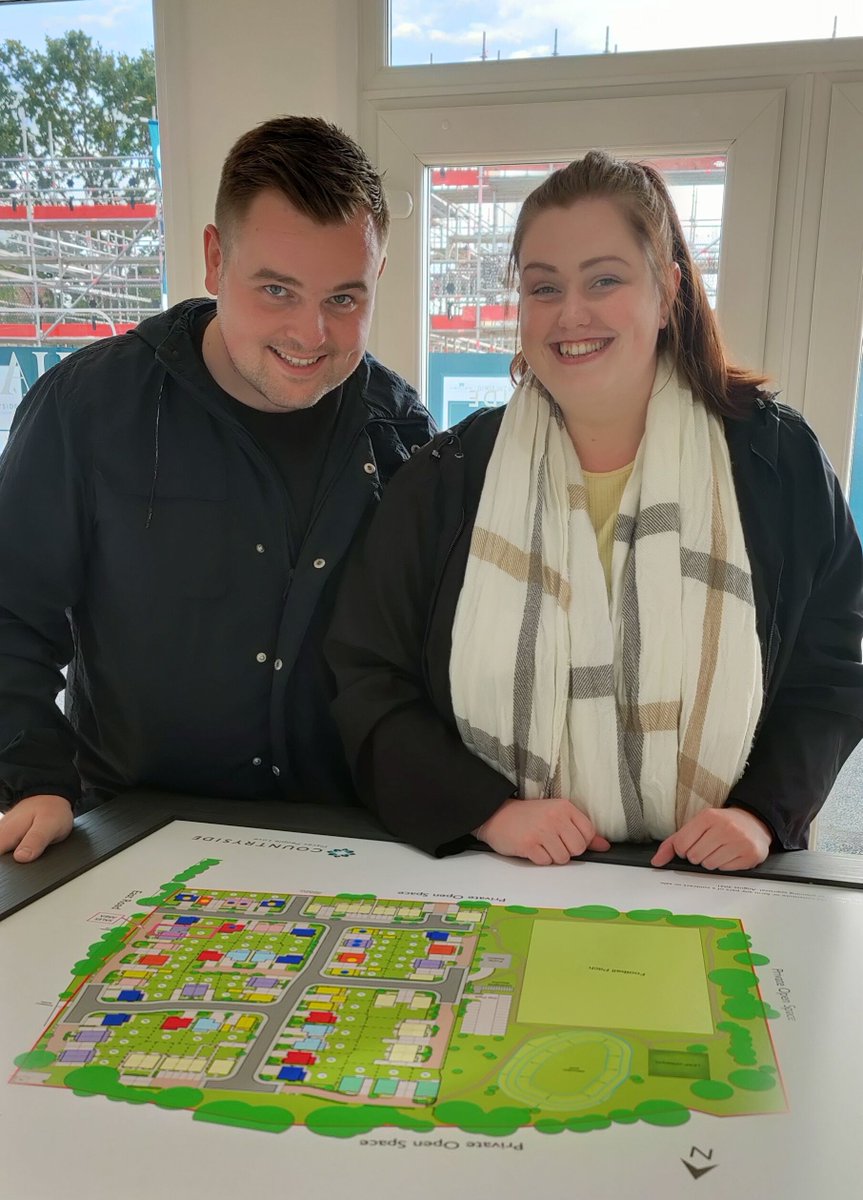 Congratulations to Sarah &amp; Daniel who reserved their #newhome at Harvest Grove yesterday on Daniel's birthday! What a great birthday present! 🎁 🏡 🎉 

Find out more about our #Featherstone homes: bit.ly/2XWVWIF