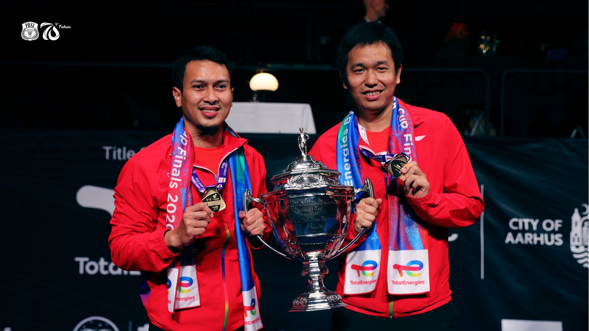 INABadminton's tweet photo. The Minions, The Daddies, The Babies 🔥🔥🔥

#BadmintonIndonesia #TUC2020 #ThomasCup #ThomasCup2020 #FinalThomasCup https://t.co/vBDLTZvfOI
