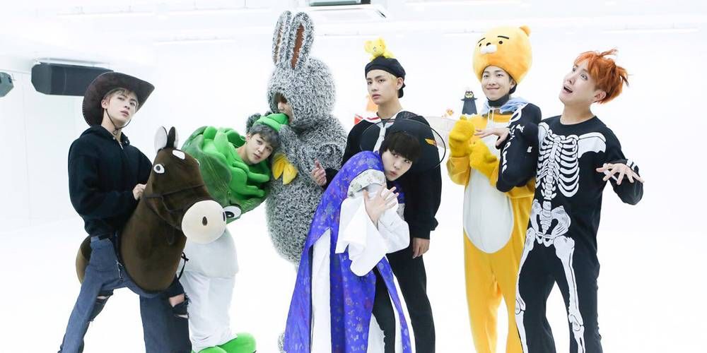 parkkimchii's tweet photo. manifesting bts halloween dance practice this year https://t.co/FIySjf89bN