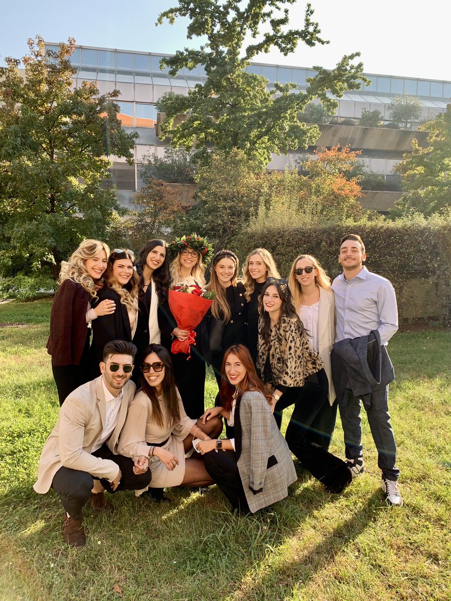 beobss's tweet photo. Dottoressa magistrale in Economia e Management. Mi sento così fortunata e piena di amore che vorrei che questo momento non finisse mai. Grazie a tutti ♥️ https://t.co/YmVDHAZ54U