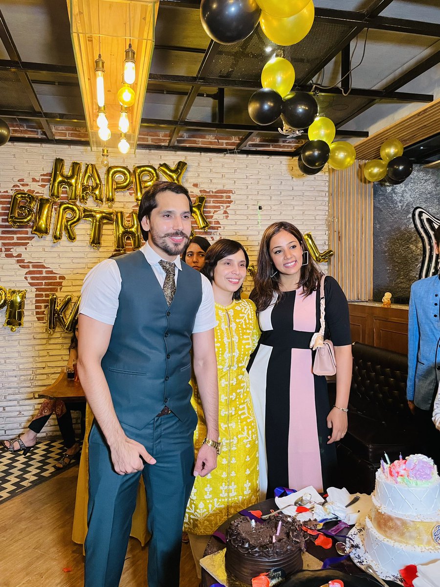 Deepika Deshwal (@deepikadeshwal) on Twitter photo #birthday #celebration #with #precious #family #and #friends🎂🎂🥳🥳Thanks <a href="/shankarsahney/">shankar Sawhney</a> <a href="/singervishal5/">Vishal Srivastav</a> <a href="/deswal_monty/">Monty Deswal</a> #birthday #celebration #with #precious #family #and #friends🎂🎂🥳🥳Thanks <a href="/shankarsahney/">shankar Sawhney</a> <a href="/singervishal5/">Vishal Srivastav</a> <a href="/deswal_monty/">Monty Deswal</a>