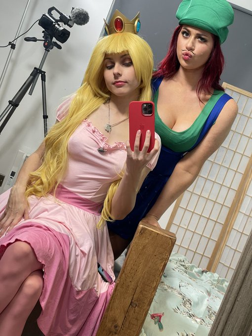 A little peep of what @ThelittleLanta and I got up to yesterday! Shooting new naughty content for our<a class="tags" href="/tag/thelittlelanta">@thelittlelanta</a><a href="/tag/mvsales"class="tags"><span>#mvsales</span></a>