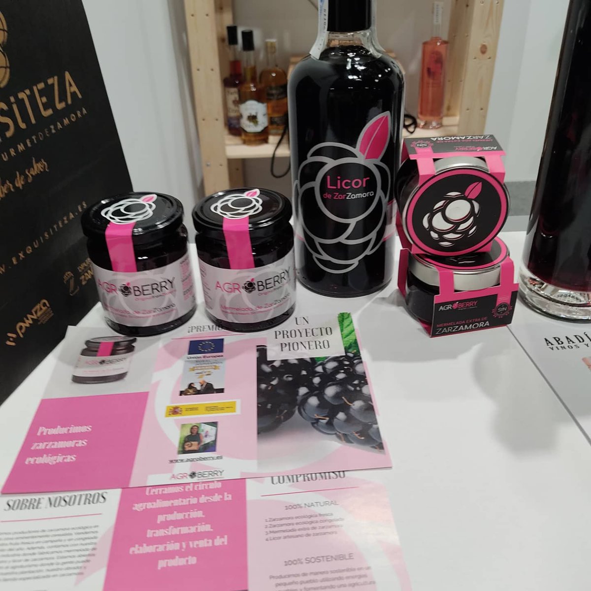 Agroberry_N's tweet photo. Estamos en el Salón Gourmet. Pásate si quieres conocer nuestras mermeladas y licor. De la mano de #Exquisiteza https://t.co/Qxa3sivLOW