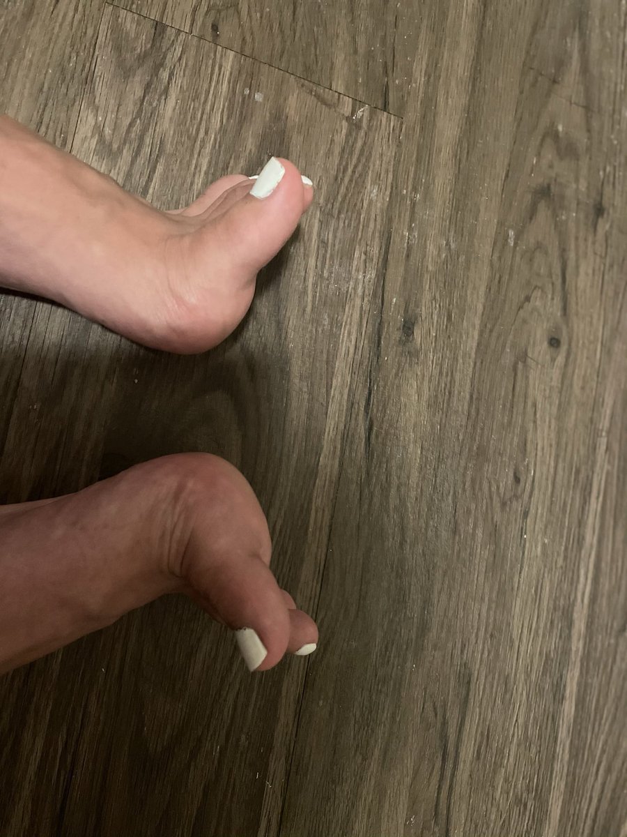 eros_013's tweet photo. Size 8, high arches 🖤 Tattoo artist 🥀 wears black doc martens all day, come get on your knees and smell them. 💦🖤 #feet #fetish #FOOTFETİSH #sweaty #femdom #findom #cashappme #customsopen #dmsopen https://t.co/EX3g1kCJtF