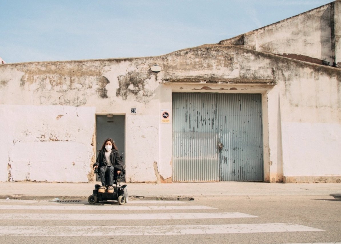 Sovint em diuen q hauria d'agrair q en llocs puntuals de les voreres hi haguin rampes... Unes rampes q realment no s'han fet ni situat pels vianants, sinó pq hi ha algun magatzem, pàrquing... I la majoria d'aquestes no estan en bones condicions i puc bolcar... NO TE SENTIT!