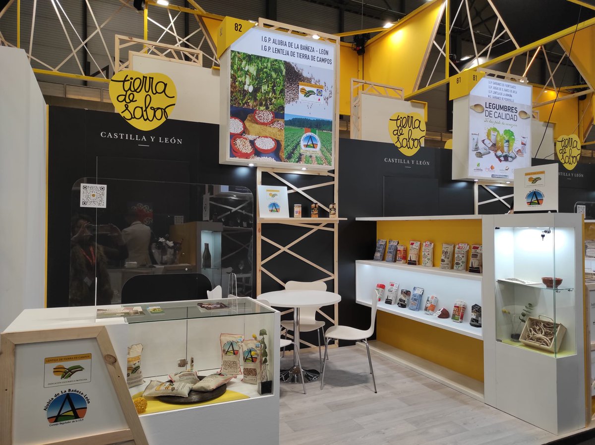 La IGP #AlubiaDeLaBañezaLeón viaja a #Madrid para participar en el @SalonGourmets compartiendo stand con <a href="/LentejaTiCampos/">Lenteja T. de Campos</a>.

Hoy a las 12:00, nuestras #alubias serán protagonistas de una #MasterClass junto a la <a href="/CRDOLEON/">DO LEÓN</a>, impartida por <a href="/Restdelirios/">Restaurante Delirios</a> de #leonesp.

¡Os esperamos!.