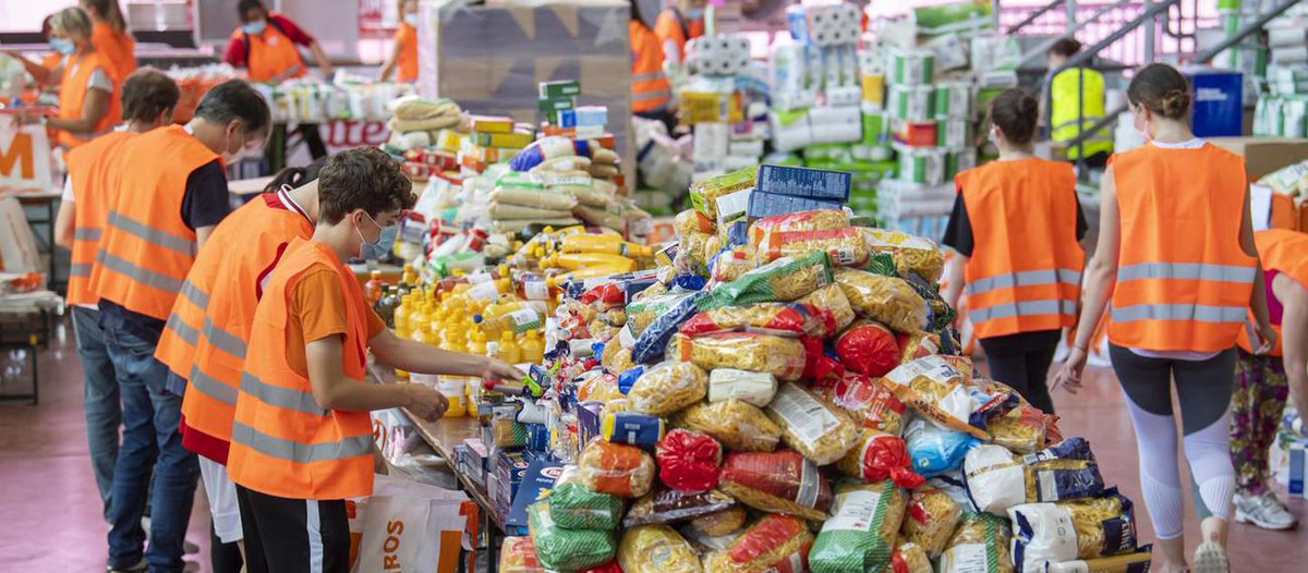 700'000 Menschen in der #Schweiz gelten als #arm. Und bei fast nochmals so vielen braucht es nur ganz wenig, um sie in finanzielle Schwierigkeiten zu bringen. Zwei Betroffene berichten: migmag.ch/armutsgrenze <a href="/CaritasSchweiz/">Caritas Schweiz</a> <a href="/migros/">Migros</a>