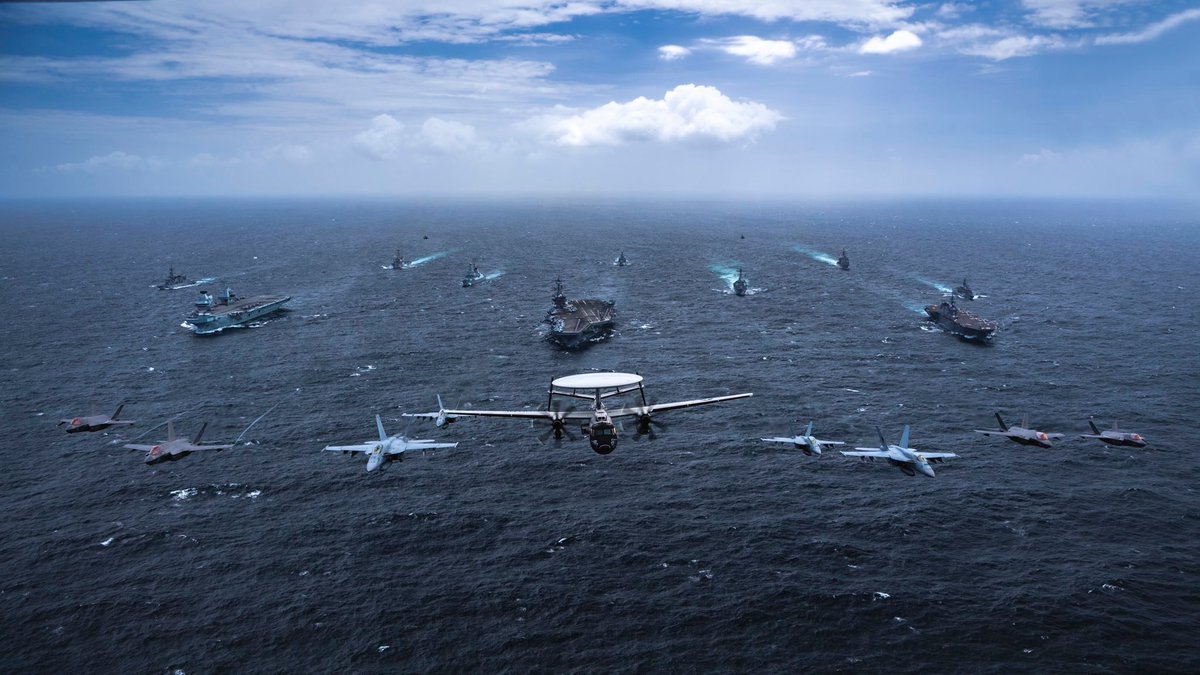 Esta no la había visto @REjercitos 😍
twitter.com/CVN70/status/1… 
#RoyalNavy #USNavy #CSG21 #JMSDF #Japan #Australia #Australiannavy #RAN #USSCarlVinson #Mighty70 #ForgedByTheSea #AlliancesandPartnerships #MPX2021 #F35 #F18