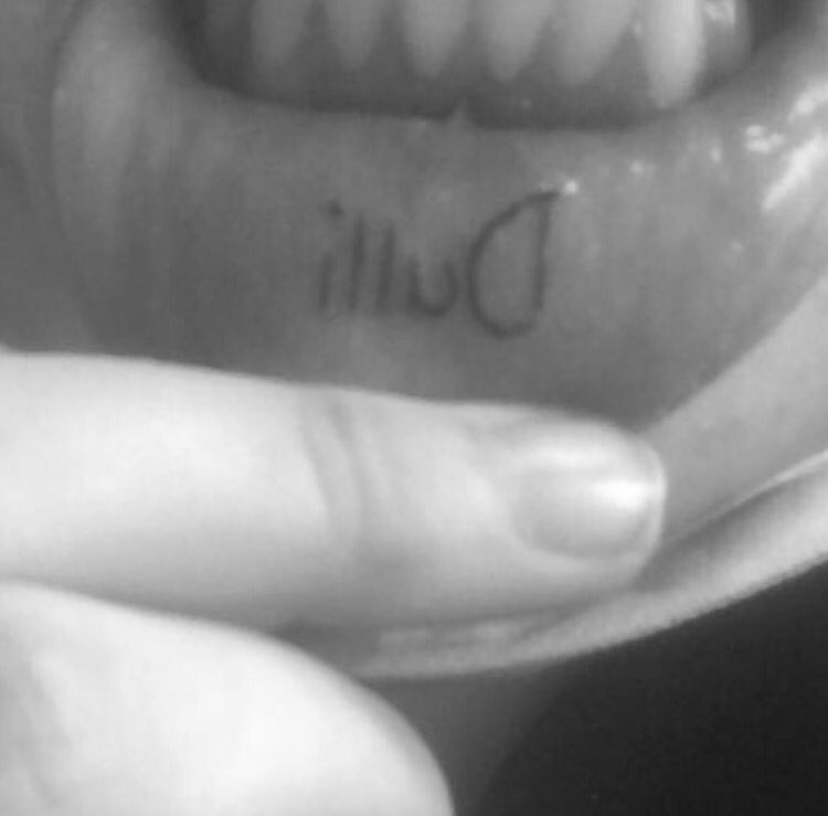 Anna  tweet media