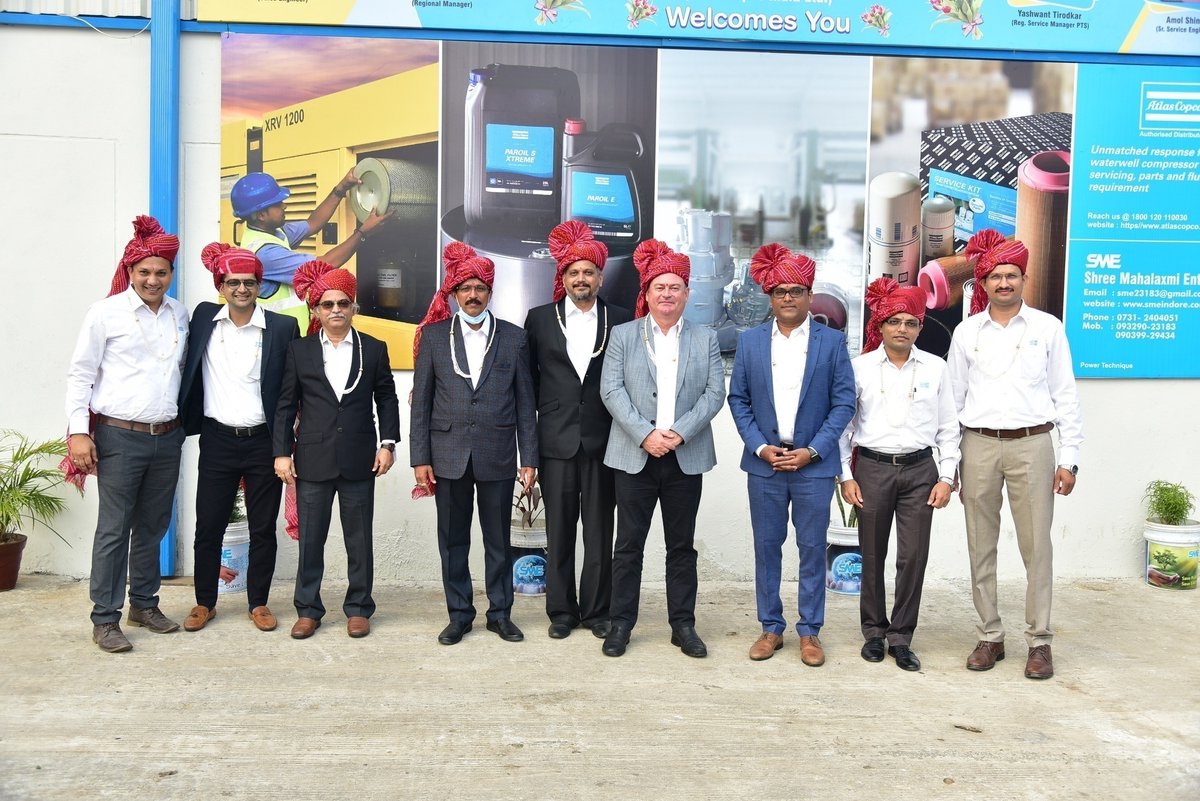 AtlasCopcoIndia's tweet photo. When first time right service is at your doorstep!
#ShreeMahalaxmiEnterprises, our authorised #distributor for #waterwell #aircompressors recently inaugurated their modern #workshop in Madhya Pradesh to make service more accessible. #AtlasCopcoIndia #PowerTechniqueService https://t.co/fOHlQNH2q9