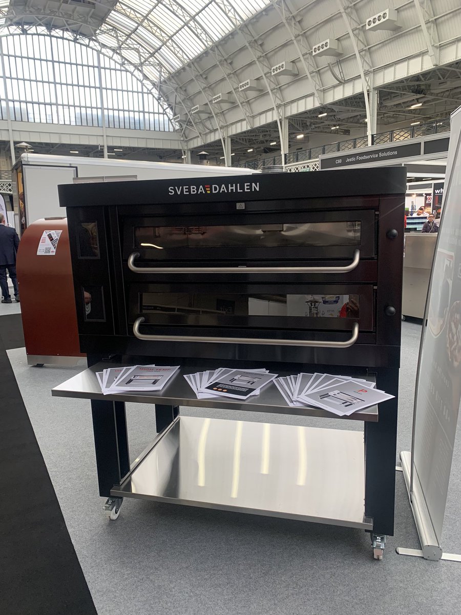 ManiarNazim's tweet image. Day One of The European Pizza Pasta Show Olympia London. Visit Sweetheat on stand D60 sweetheat.co.uk #pizzapastashow @pizzapastashow #pizza #pizzeria #pizzaequipment #sweetheatheateddeliverybags #restaurant #takeaway #fastfood #italianrestaurant #chef #hospitality