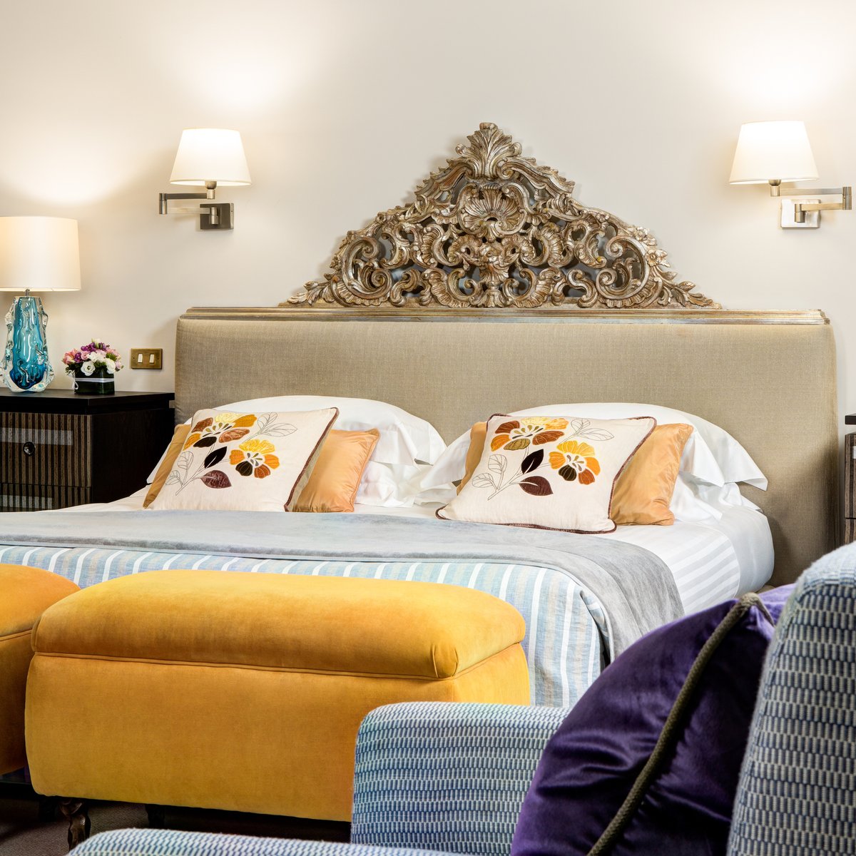 Junior Deluxe Suites strike the perfect harmony of comfort and luxury, matching glamourous art with lavishly soft furnishings.

#RoccoForteHotels 
#RoccoForte  
#Rome 
#HotelDeRussie