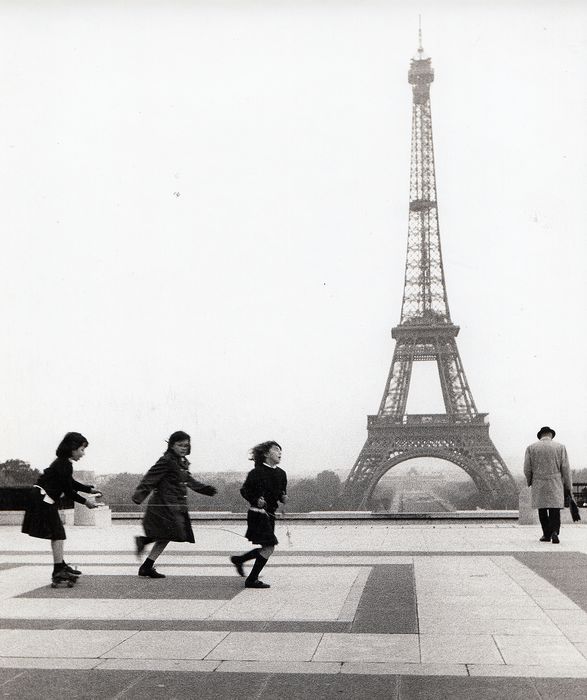 Hubertus Hierl.
Enfants au Trocadéro  1964  #Paris