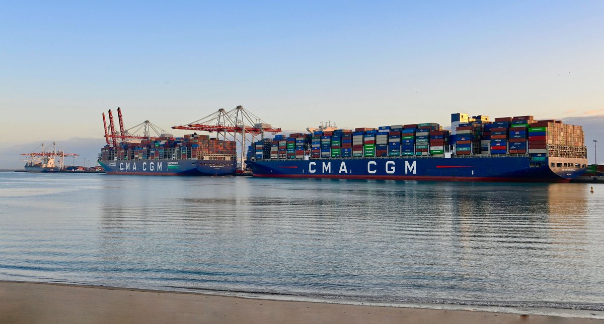 ⚓️⚓️ Plus de 1000 mètres de quai occupés ce samedi, au Terminal Des Flandres Dunkerque, avec entre autres l’escale de deux géants des mers : le <a href="/cmacgm/">CMA CGM Group</a>  Palais Royal, le <a href="/cmacgm/">CMA CGM Group</a>  Bougainville et le <a href="/cmacgm/">CMA CGM Group</a>  AS Nora 🌍🛳