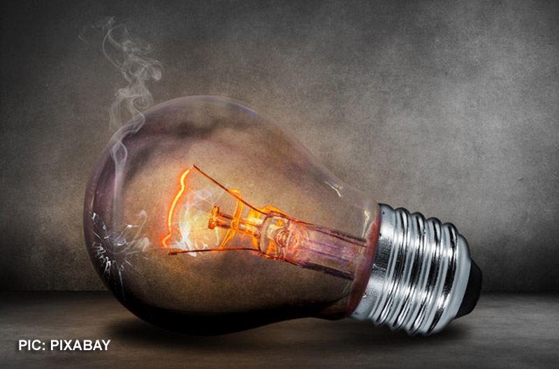 #Loadshedding: Battery or generator? Christiaan Hattingh, MD of <a href="/AWPowerSA/">AWPower</a> on how to keep #productivity up when #power goes down ~ bit.ly/2Z4LMGH