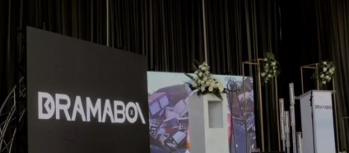 .. <a href="/DRAMABOI_BW/">Wamakeishane</a> memorial is ongoing at Molapo Piazza today (October 18th 2021) till 1pm. He will be laid to rest tomorrow (October 19th 2021) in Mochudi. #mhsrip🕊 🙏