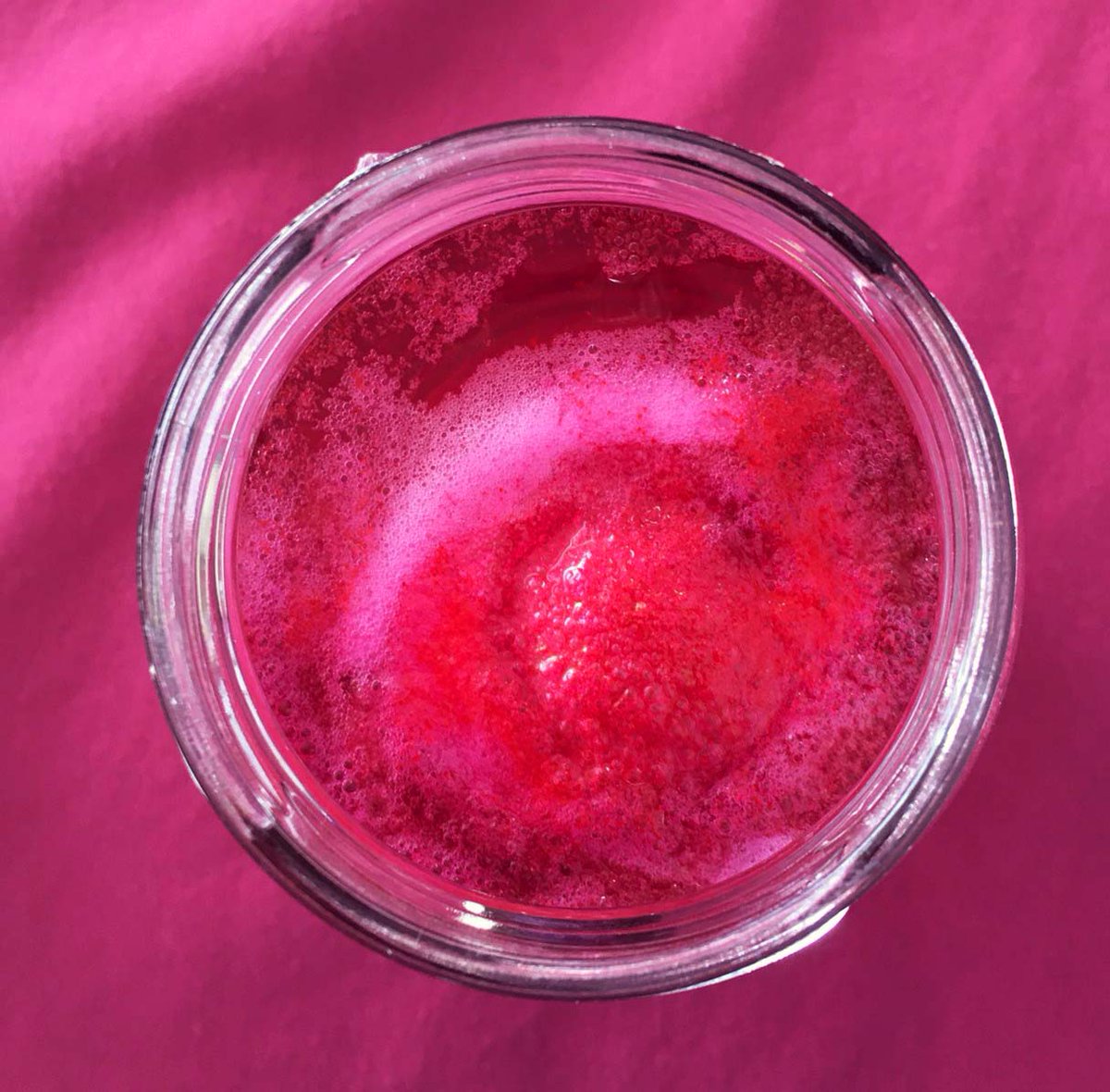 futurecaregroup's tweet image. As part of our celebrations for World Egg Day, the Residents of Oaklands joined in with our crazy Bouncing Egg “Eggsperiment”. 
Not all were successful, however, 5 out of 6 eggs bounced with only 1 failing and splattering on the tray!
🥚💜
#worldeggday #bouncyegg #experiment