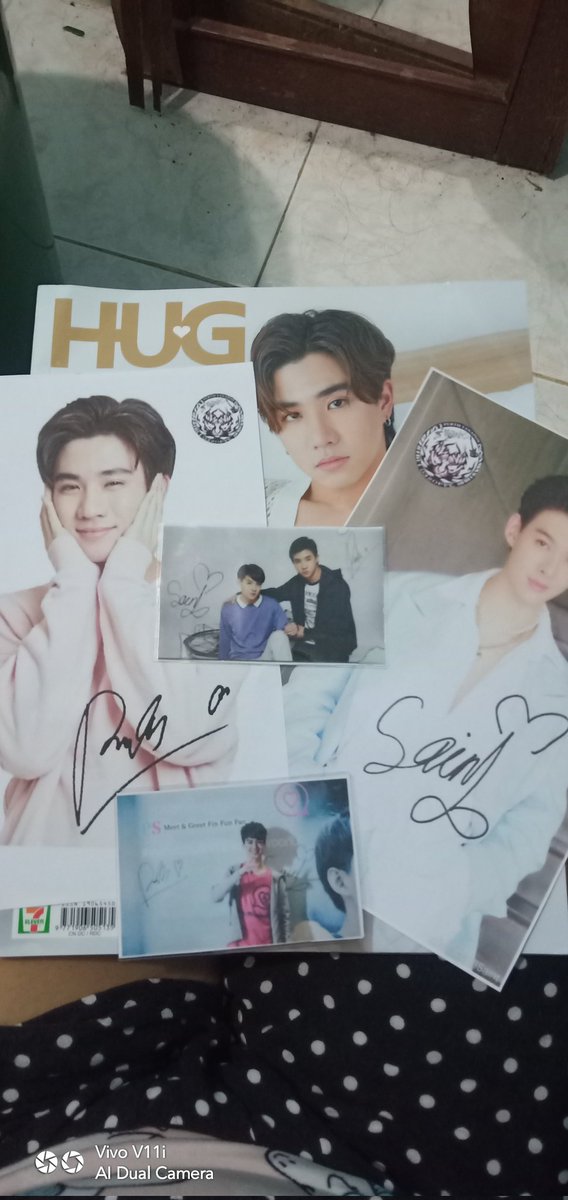 bermudez_josie's tweet photo. Finally got my HUG magazine i'm so excited! 😍😍😍 #HugmagxPerth @perthppe hoping for a notice 😍😍😍 https://t.co/8q0fBsFGcz