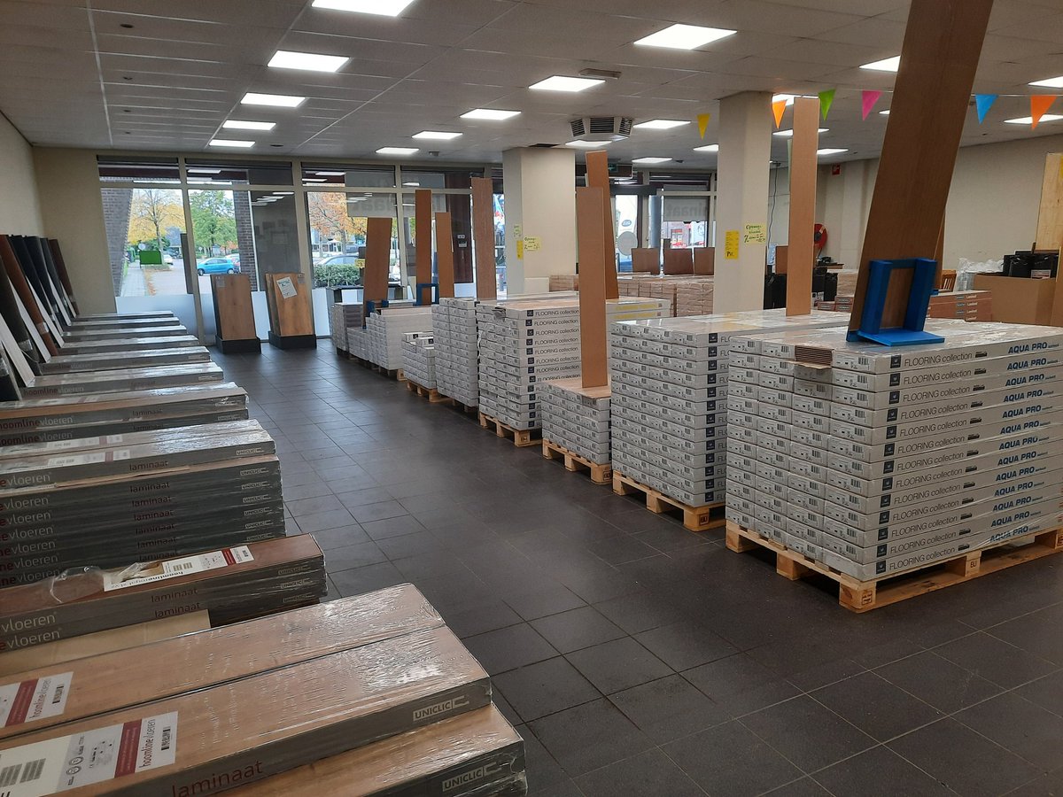 MisterLaminaat's tweet photo. Vaste collectie en partijen laminaat en pvc. Eigen legservice. #misterlaminaat #gorredijk #winkel #laminaat #pvc #vloeren #schoolstraat https://t.co/AioGO2hKWQ