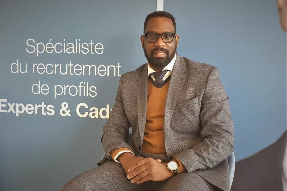 L'ex-athlète martiniquais Ronald Pognon recrute le gratin des informaticiens et garde un œil en cuisine

🏃 Premier athlète français à courir 100 mètres en moins de 10 secondes, il a gravé son nom dans l'histoire. <a href="/la1ere/">La1ère.fr</a> l'a rencontré ⬇️

📱💻 la1ere.francetvinfo.fr/l-ex-athlete-m…