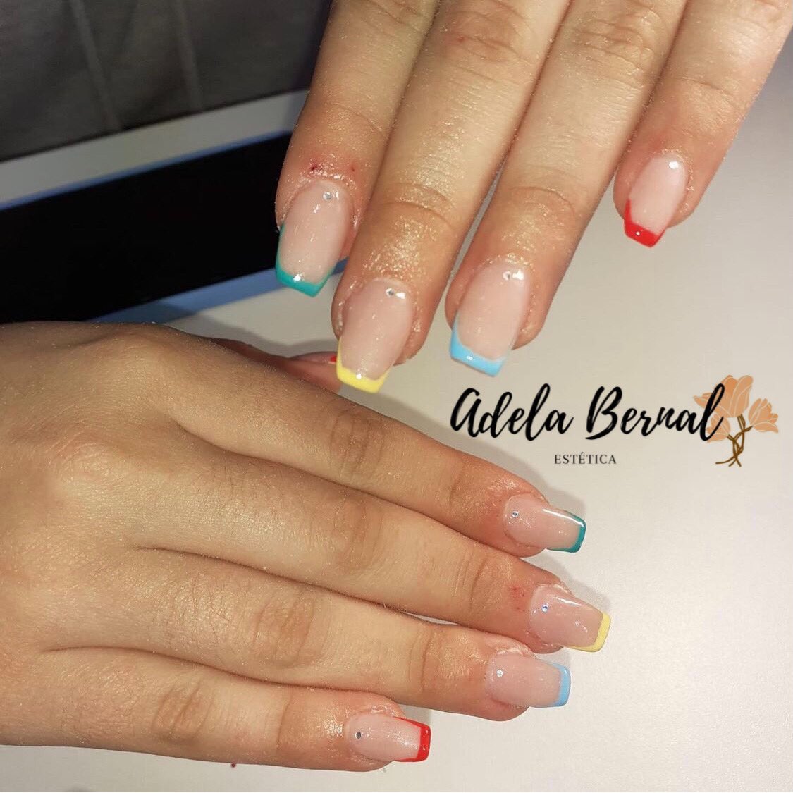 AdelaBernal_'s tweet photo. 🌺 Colores bonitos para este lunes. 

▪️
▪️
▪️

Escríbenos, vía Whatsapp
📱610 38 09 64

Nos adaptamos a tu disponibilidad horaria.

#AdelaBernal #estetica #sevilla https://t.co/VKPfNeG2kU