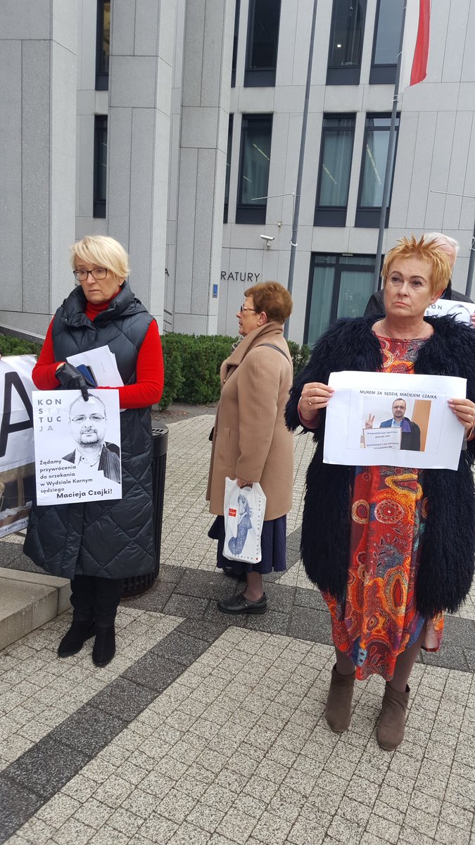 Kolejny Dzień Solidarności z Represjonowanymi Sędziami, w Krakowie manifestacja przed Sądem Apelacyjnym <a href="/Radio_TOK_FM/">Radio TOK FM</a> <a href="/TOKFM_NEWS/">Informacje TOK FM</a>