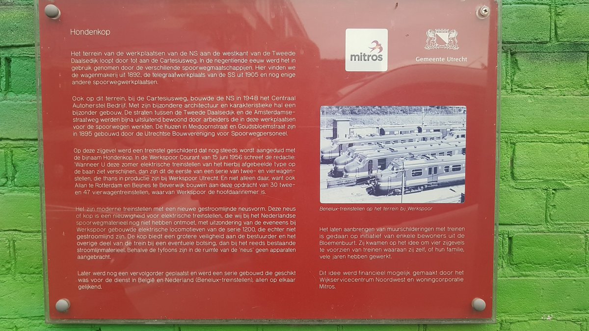 marcelbar8's tweet photo. NS bindt de strijd aan tegen #graffiti-spuiters, lees ik vandaag. Begrijpelijk.
Het kan ook anders! Oude treinstellen vereeuwigd in #streetart in de 2e Daalsebuurt in #Utrecht.
Hier de #MAT36 en de #Hondenkop.
Pure nostalgie... #treinleven https://t.co/GMPMgwvo61