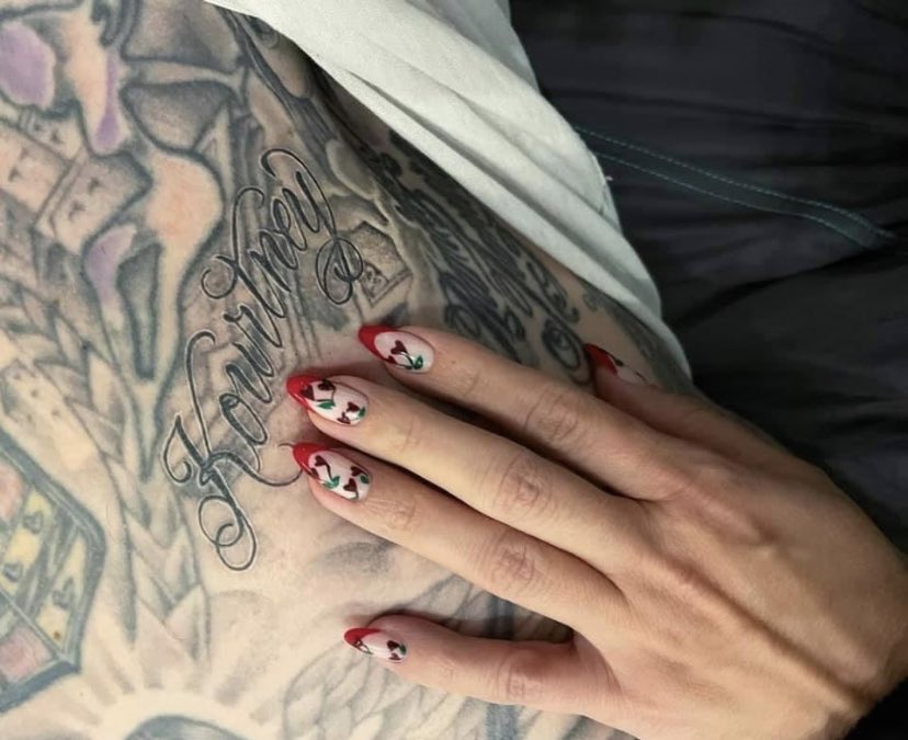 niccynooo's tweet image. What Scott couldn’t do in 11 years, Travis did in 10 months. Time means NOTHING, don’t be scared to start over. Kourtney is 42 living her best life. 
I love this for her, she deserves it ✨