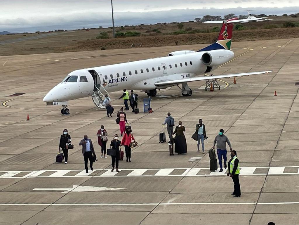 Welcoming the first flight back into Polokwane international Airport since the reinstatement of the category 7 license by the South African Civil Aviation Authority.
This move is a boost to Tourism &amp; a much needed element to limpopo's commercial activities. 
Hi ta famba moyeni.