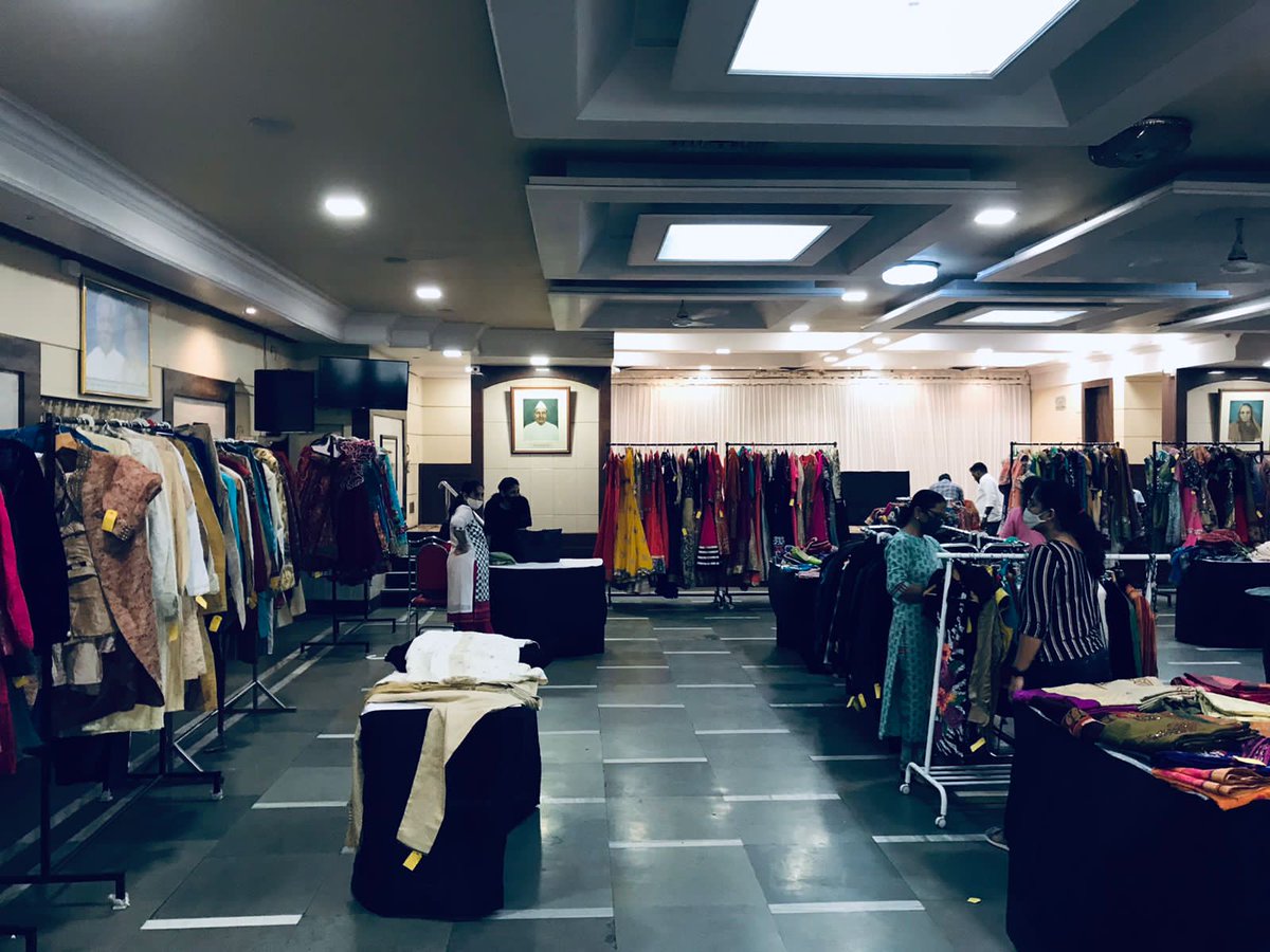 chheda_pravin's tweet image. Shri Vagad Visha Oswal Vikas Samaj
ORGANISED 
Rarely Used #WeddingGarment #exhibition &amp;amp; #Sales
Today 18th and Tomorrow 19th October
At Paramkeshav Baug, #Ghatkopar (W).
*Supported by:
Shri #GhatkoparVagadVisaOswalSamaj.